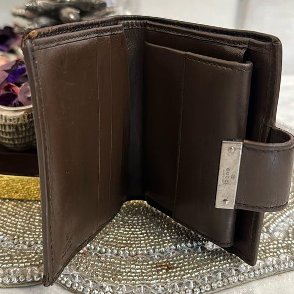 Gucci man’s wallet in decent condition used but still good - Picture 3 of 14